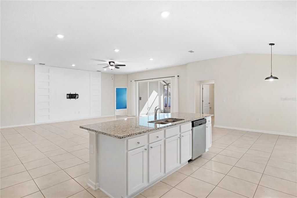 For Sale: $399,900 (4 beds, 3 baths, 2355 Square Feet)