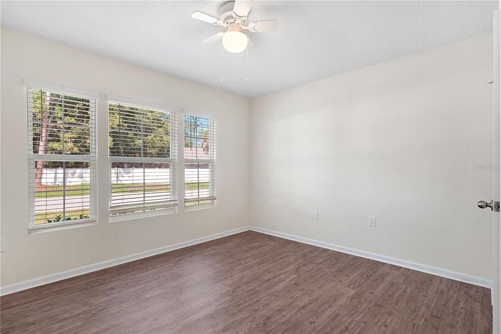 For Sale: $399,900 (4 beds, 3 baths, 2355 Square Feet)