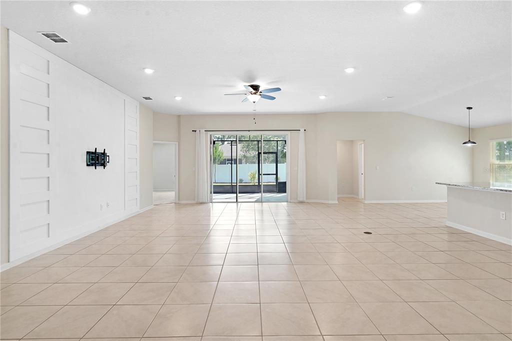 For Sale: $399,900 (4 beds, 3 baths, 2355 Square Feet)