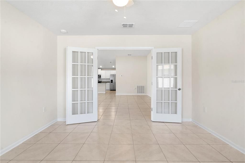 For Sale: $399,900 (4 beds, 3 baths, 2355 Square Feet)