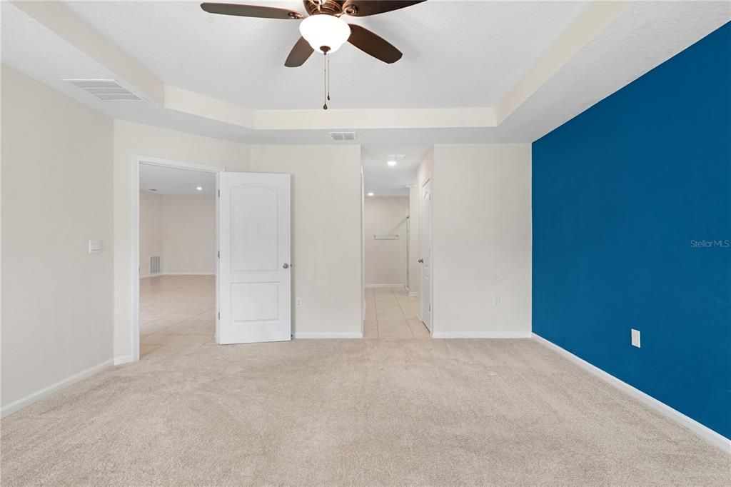 For Sale: $399,900 (4 beds, 3 baths, 2355 Square Feet)