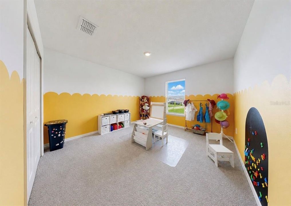 For Sale: $435,000 (5 beds, 4 baths, 3334 Square Feet)