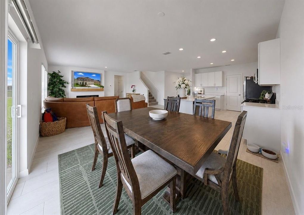 For Sale: $435,000 (5 beds, 4 baths, 3334 Square Feet)
