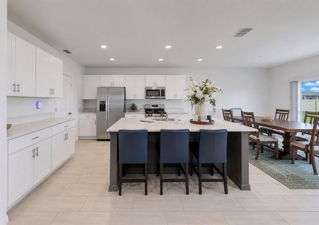 For Sale: $435,000 (5 beds, 4 baths, 3334 Square Feet)