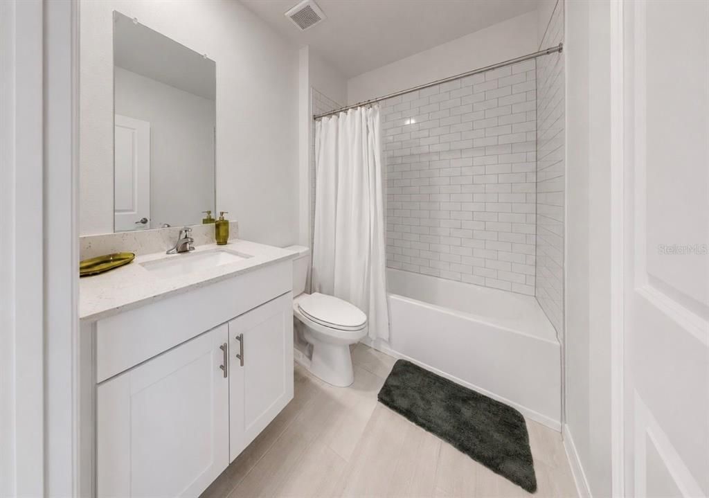 For Sale: $435,000 (5 beds, 4 baths, 3334 Square Feet)