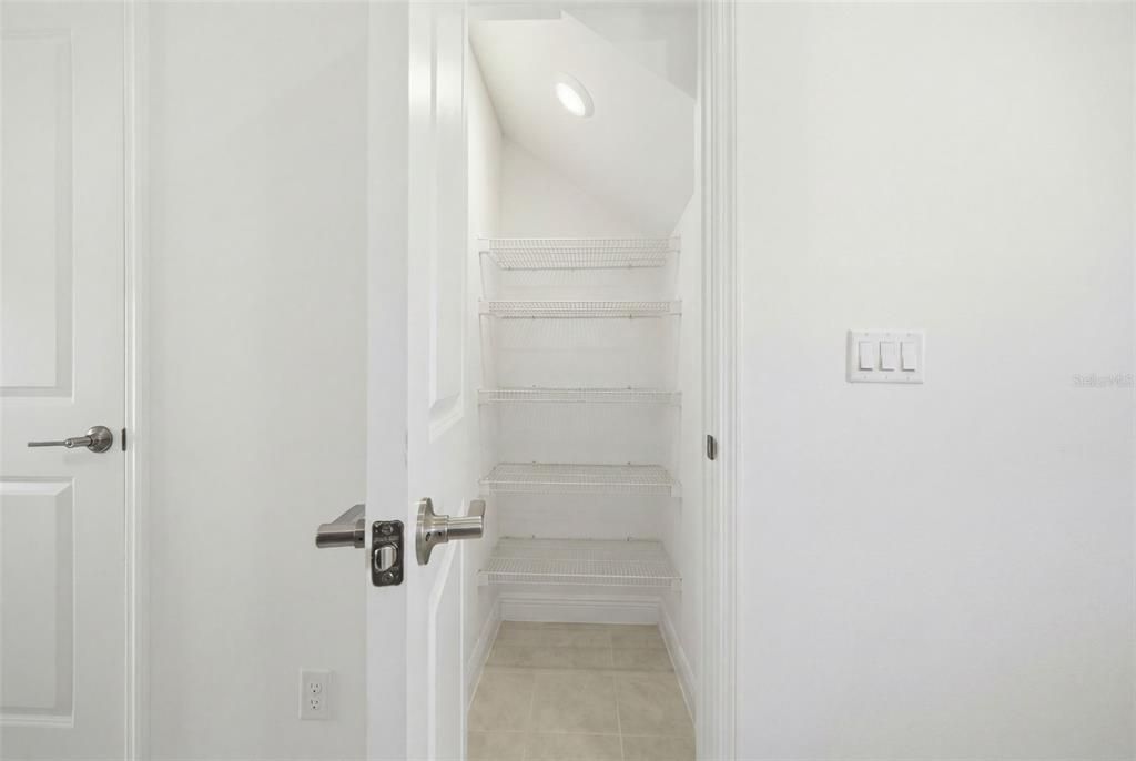 For Sale: $259,900 (2 beds, 2 baths, 1200 Square Feet)