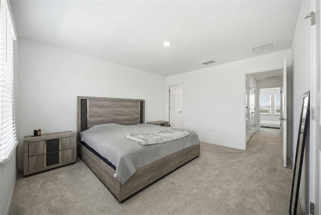 For Sale: $259,900 (2 beds, 2 baths, 1200 Square Feet)
