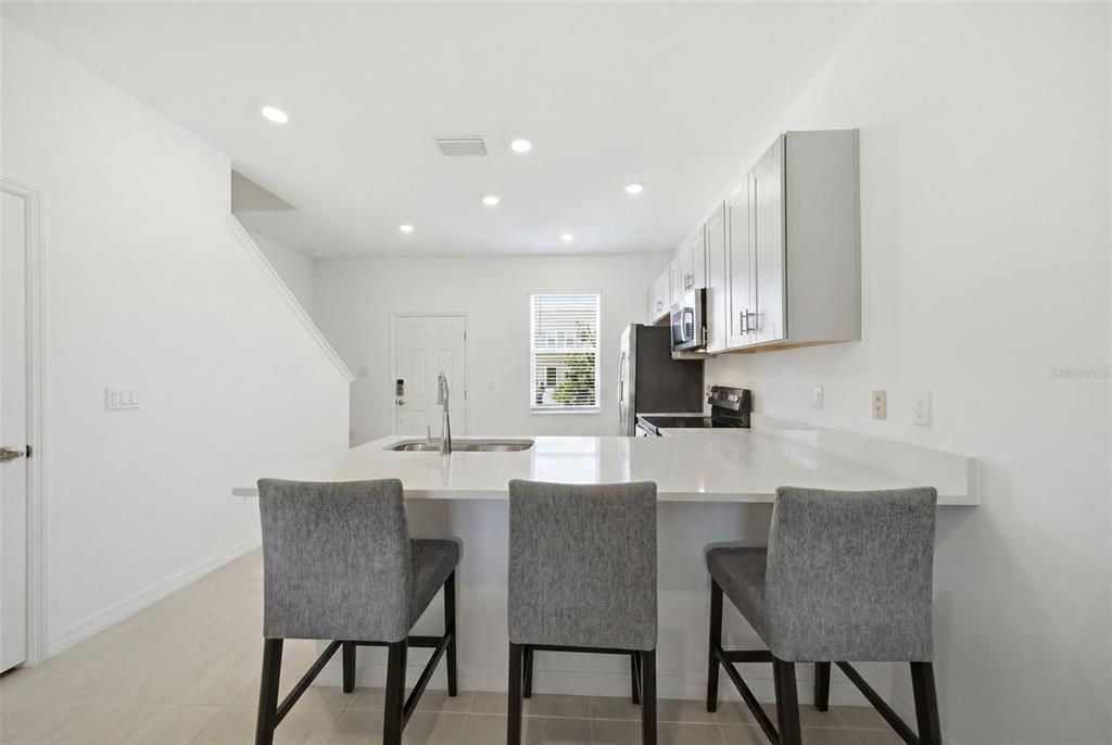 For Sale: $259,900 (2 beds, 2 baths, 1200 Square Feet)