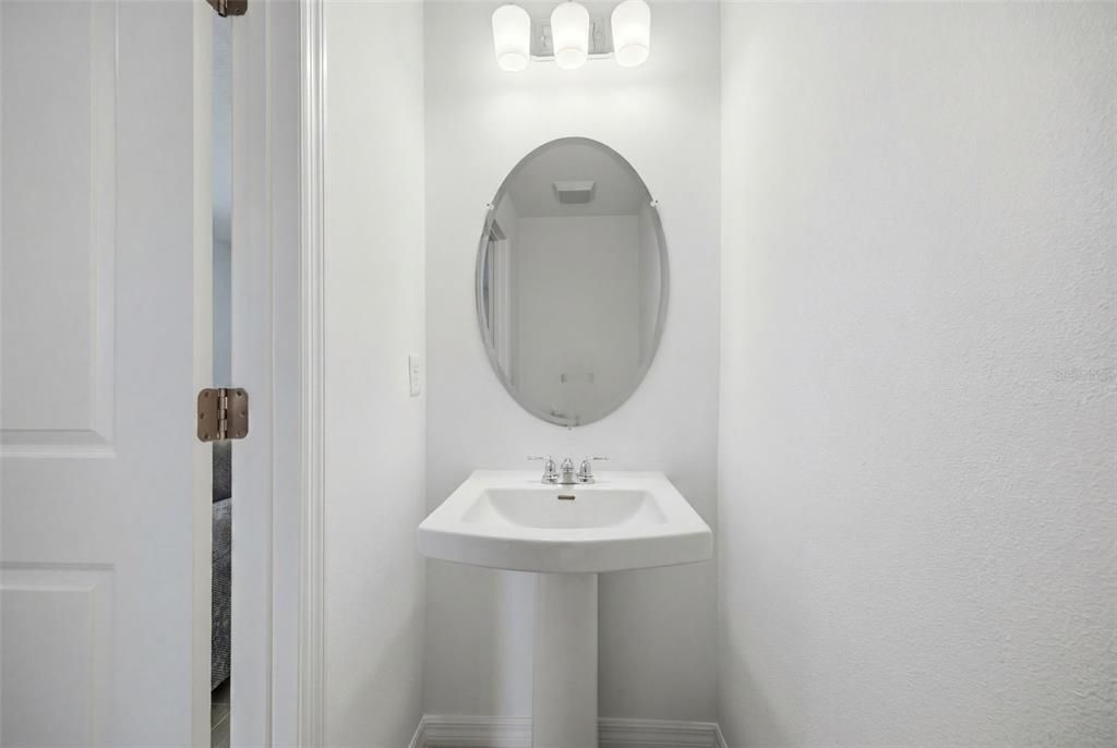 For Sale: $259,900 (2 beds, 2 baths, 1200 Square Feet)