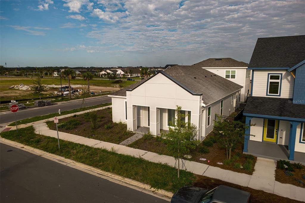 For Rent: $2,750 (3 beds, 2 baths, 2704 Square Feet)