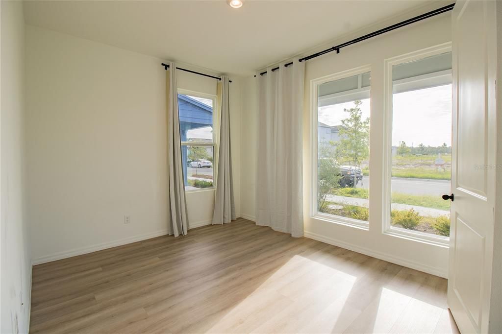 For Rent: $2,750 (3 beds, 2 baths, 2704 Square Feet)