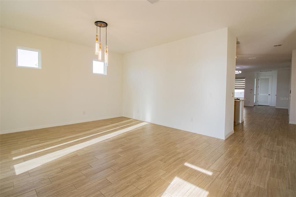 For Rent: $2,750 (3 beds, 2 baths, 2704 Square Feet)