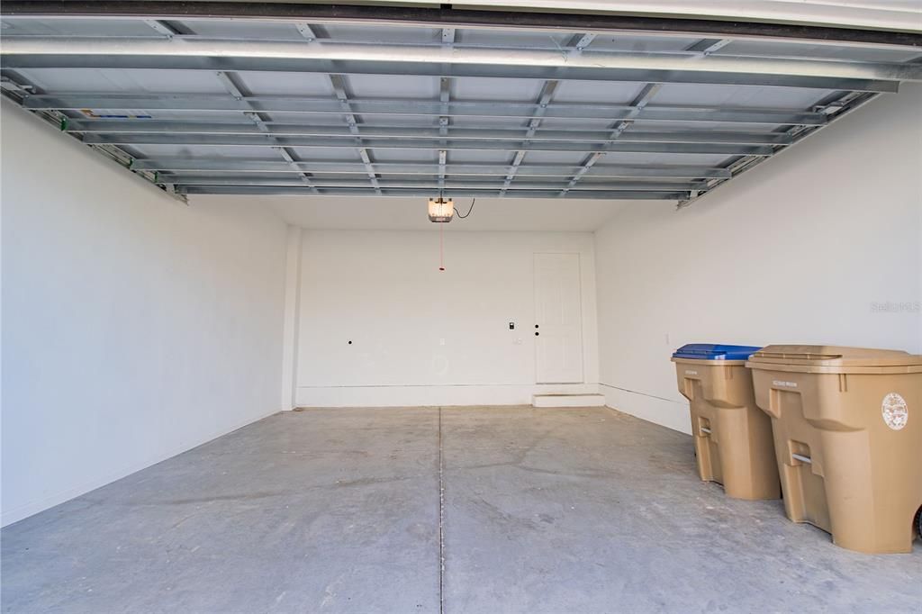 For Rent: $2,750 (3 beds, 2 baths, 2704 Square Feet)