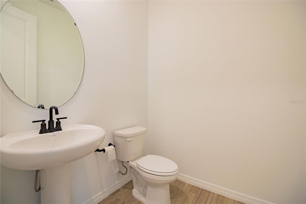For Rent: $2,750 (3 beds, 2 baths, 2704 Square Feet)