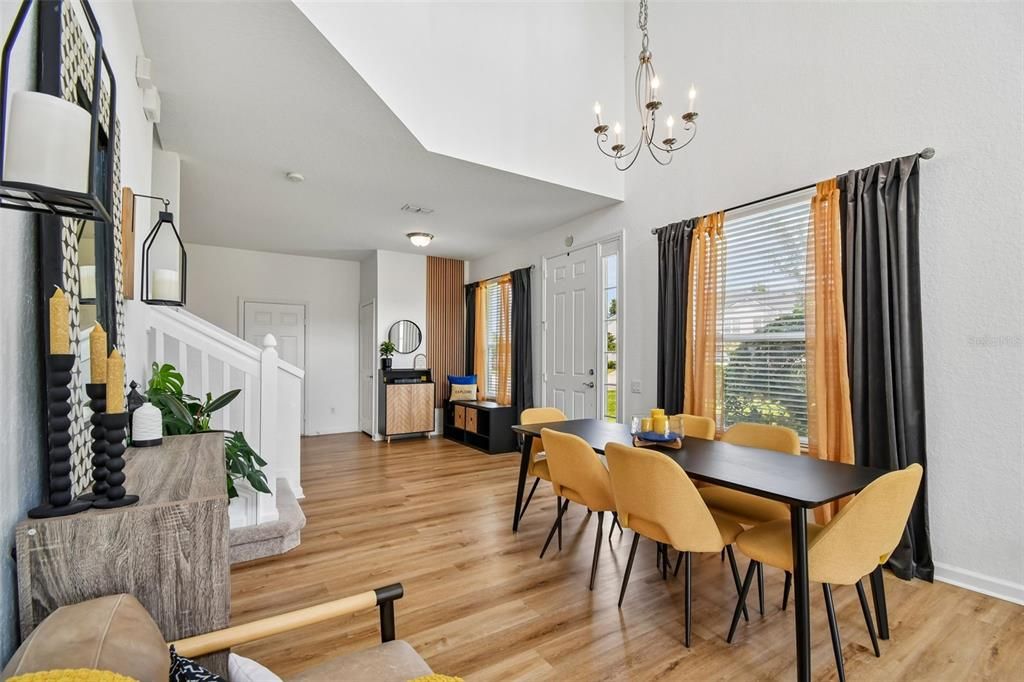 En Venta: $350,000 (2 camas, 3 baños, 2074 Pies cuadrados)