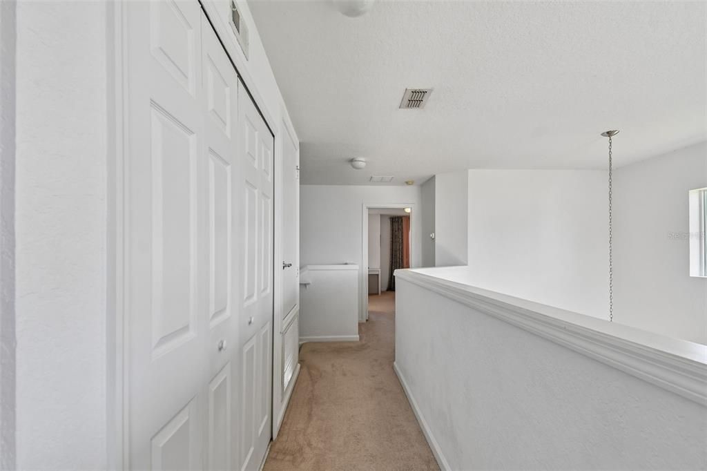 En Venta: $350,000 (2 camas, 3 baños, 2074 Pies cuadrados)