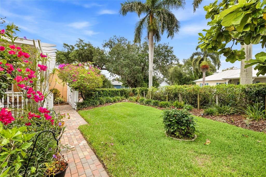 For Sale: $1,795,000 (3 beds, 3 baths, 2028 Square Feet)