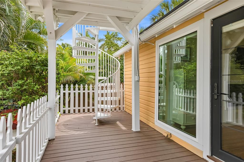 For Sale: $1,795,000 (3 beds, 3 baths, 2028 Square Feet)