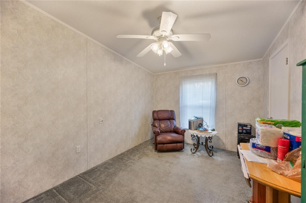 En Venta: $290,000 (4 camas, 2 baños, 2280 Pies cuadrados)