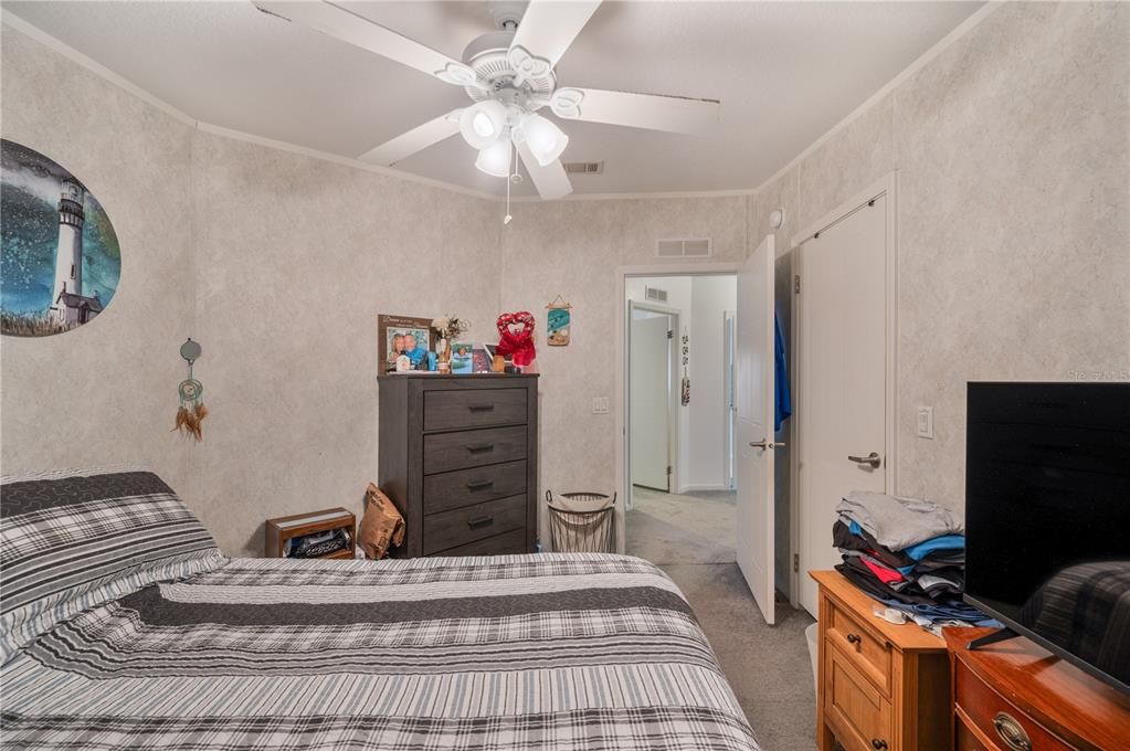 En Venta: $290,000 (4 camas, 2 baños, 2280 Pies cuadrados)