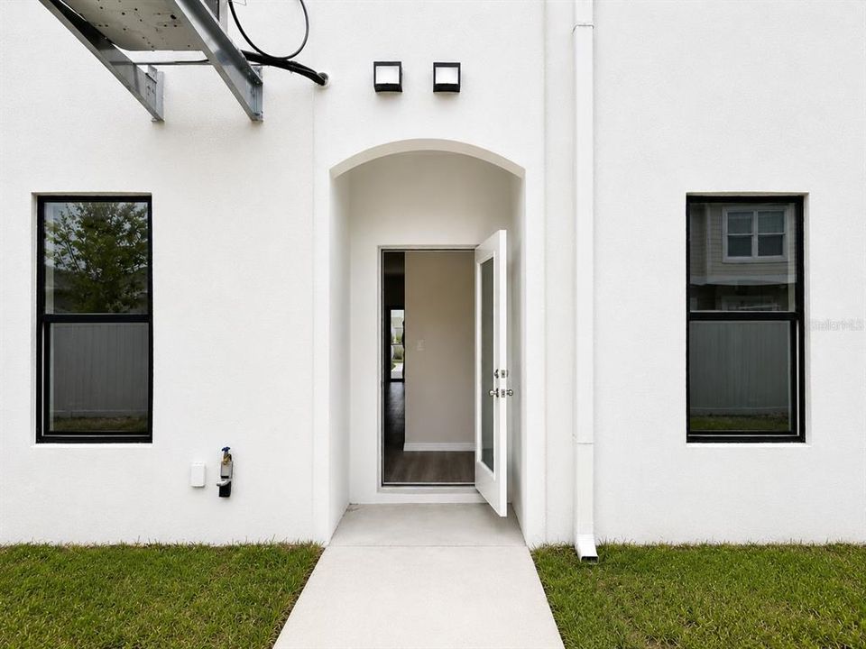 For Sale: $325,000 (3 beds, 2 baths, 1737 Square Feet)