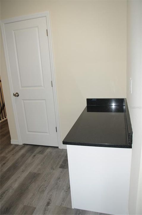 For Sale: $325,000 (3 beds, 2 baths, 1737 Square Feet)