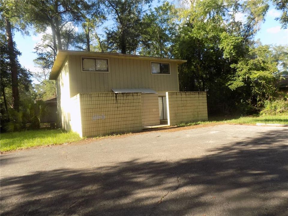For Sale: $251,900 (6 beds, 0 baths, 1800 Square Feet)