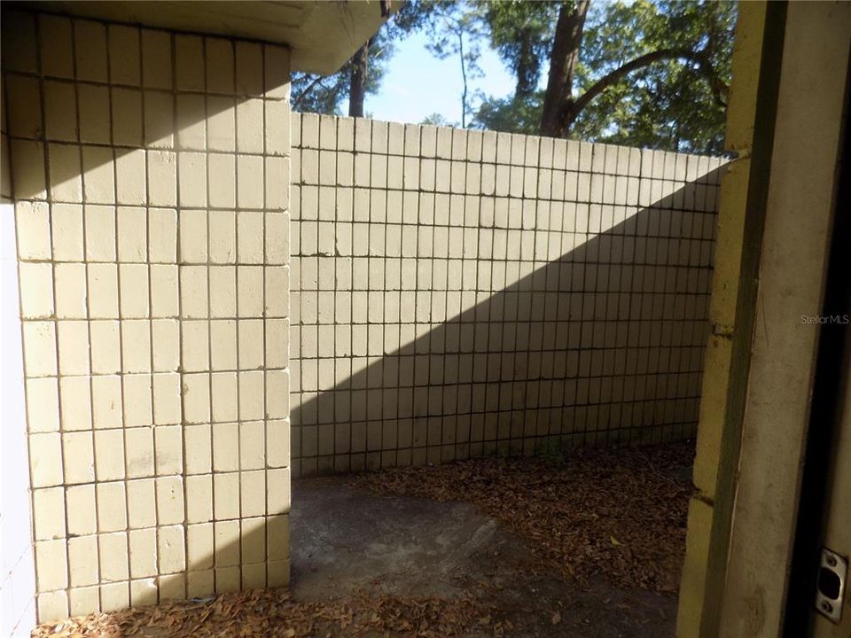 For Sale: $251,900 (6 beds, 0 baths, 1800 Square Feet)