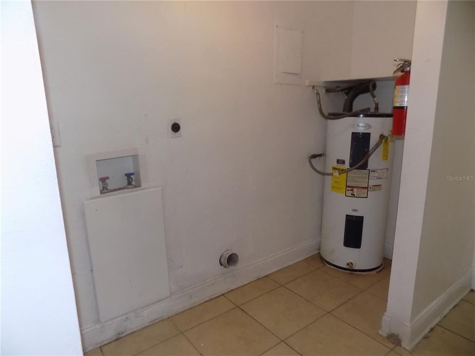 For Sale: $251,900 (6 beds, 0 baths, 1800 Square Feet)