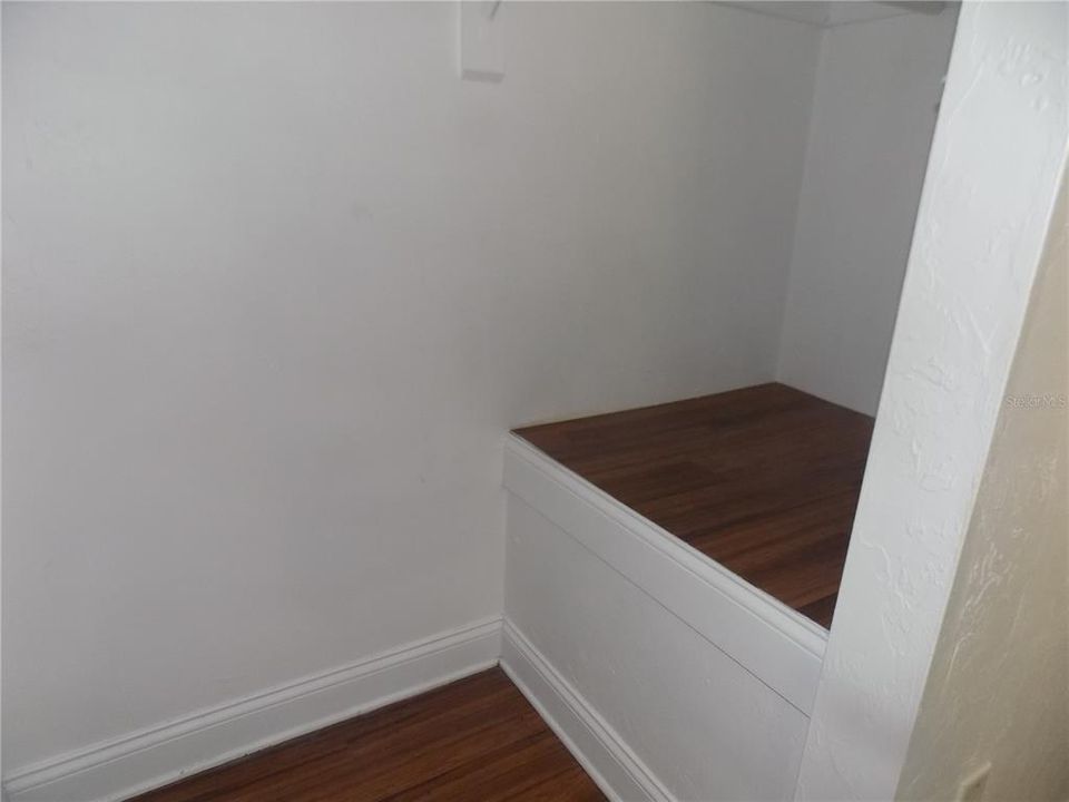 For Sale: $251,900 (6 beds, 0 baths, 1800 Square Feet)