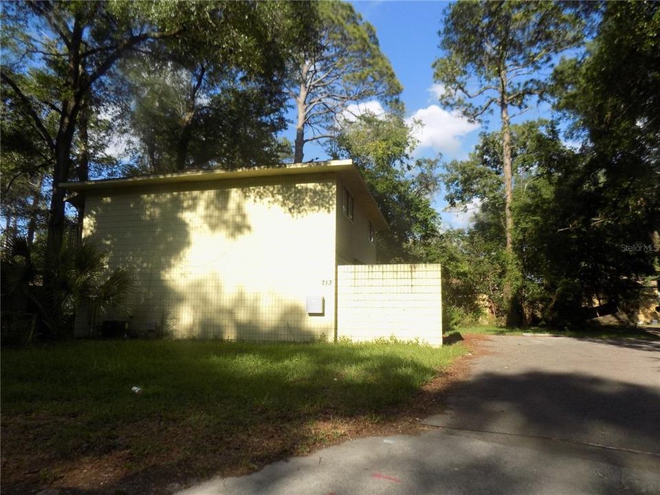 For Sale: $251,900 (6 beds, 0 baths, 1800 Square Feet)