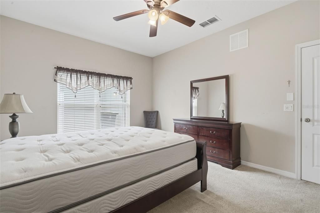 For Sale: $295,000 (3 beds, 2 baths, 1656 Square Feet)