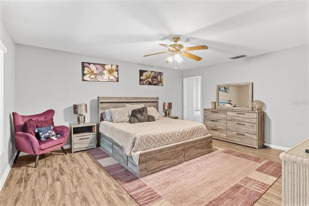 For Sale: $349,000 (3 beds, 2 baths, 1770 Square Feet)