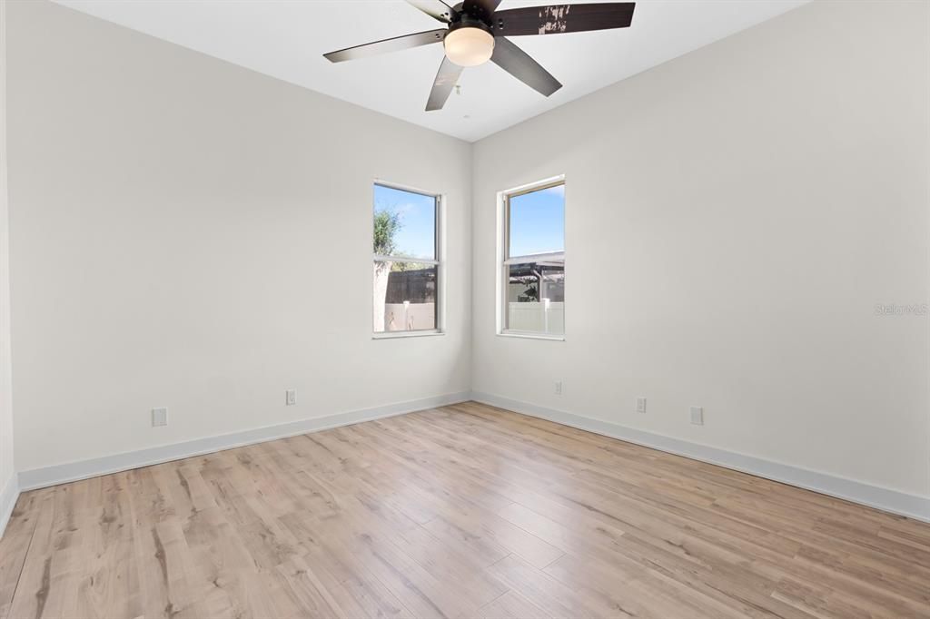 For Sale: $544,900 (5 beds, 3 baths, 2424 Square Feet)