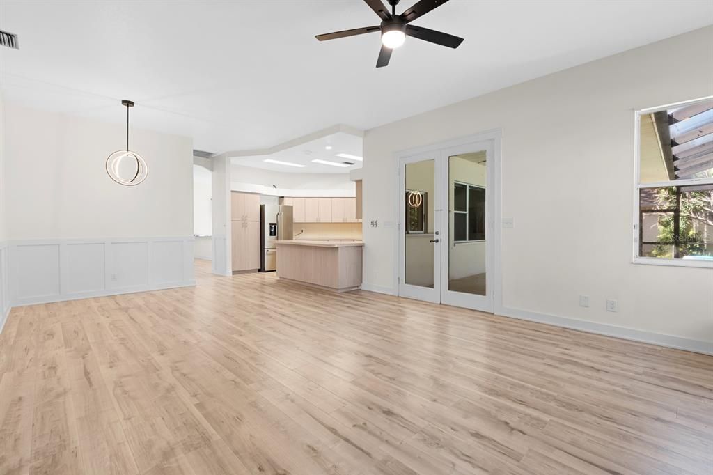 For Sale: $544,900 (5 beds, 3 baths, 2424 Square Feet)