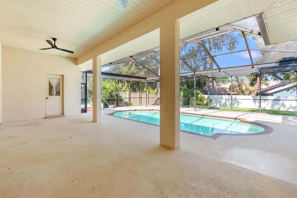 For Sale: $544,900 (5 beds, 3 baths, 2424 Square Feet)