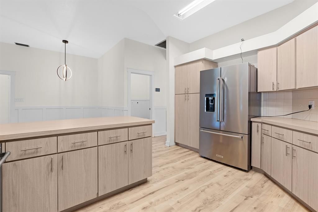 For Sale: $544,900 (5 beds, 3 baths, 2424 Square Feet)
