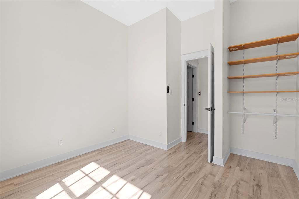 For Sale: $544,900 (5 beds, 3 baths, 2424 Square Feet)