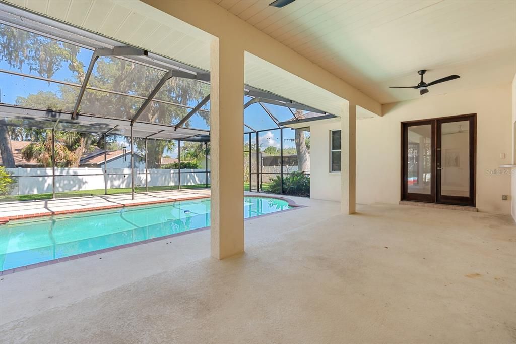 For Sale: $544,900 (5 beds, 3 baths, 2424 Square Feet)