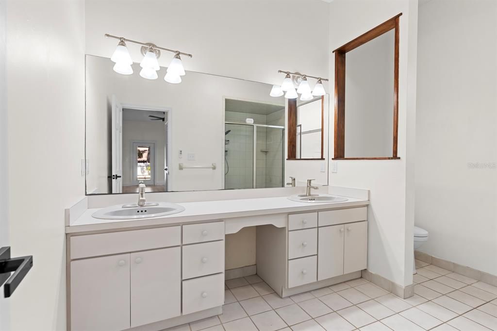 For Sale: $544,900 (5 beds, 3 baths, 2424 Square Feet)