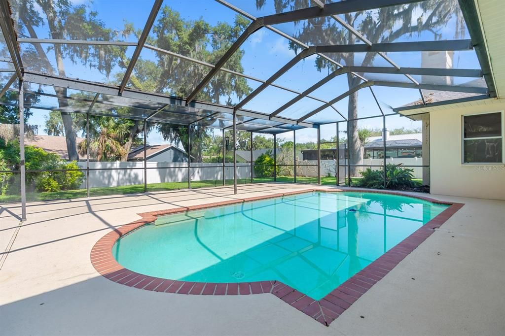 For Sale: $544,900 (5 beds, 3 baths, 2424 Square Feet)