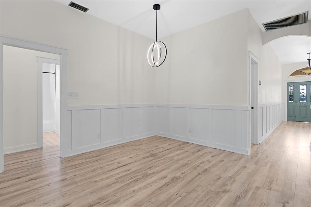 For Sale: $544,900 (5 beds, 3 baths, 2424 Square Feet)