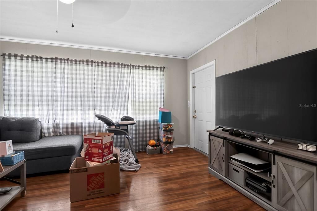 For Sale: $200,000 (3 beds, 2 baths, 1776 Square Feet)