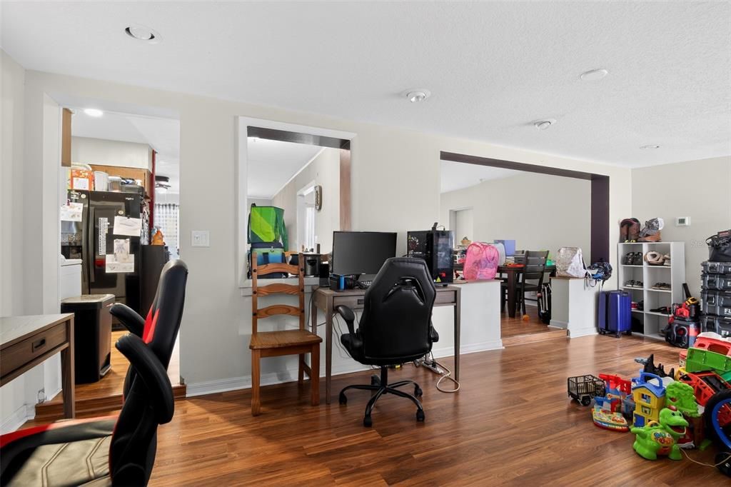 For Sale: $200,000 (3 beds, 2 baths, 1776 Square Feet)