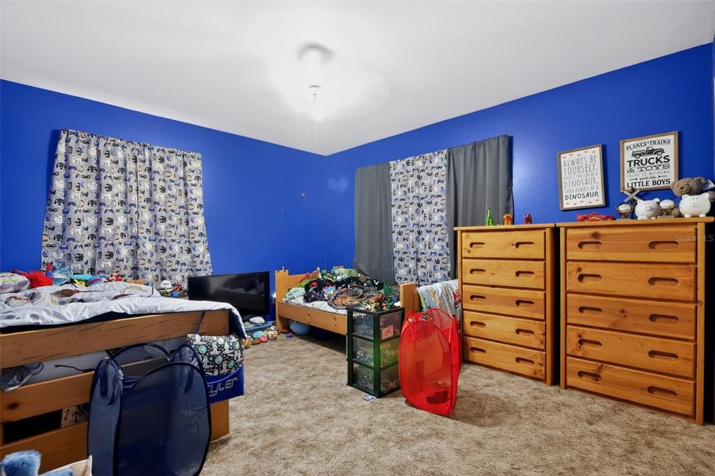 For Sale: $200,000 (3 beds, 2 baths, 1776 Square Feet)