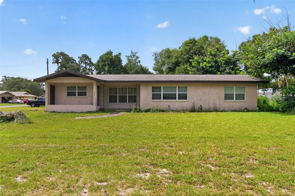 For Sale: $200,000 (3 beds, 2 baths, 1776 Square Feet)