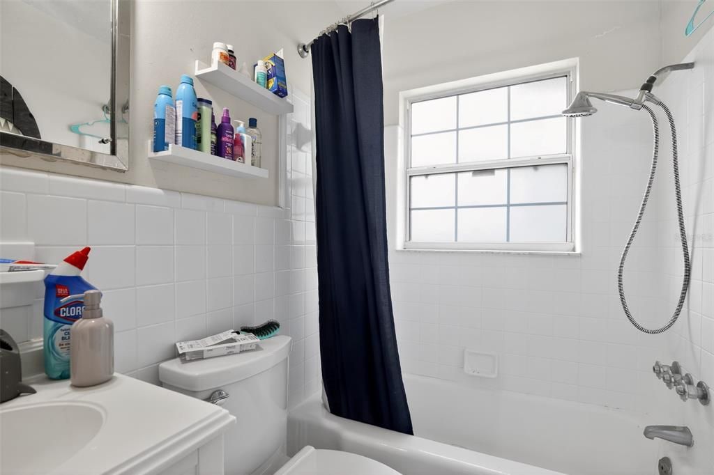 For Sale: $200,000 (3 beds, 2 baths, 1776 Square Feet)