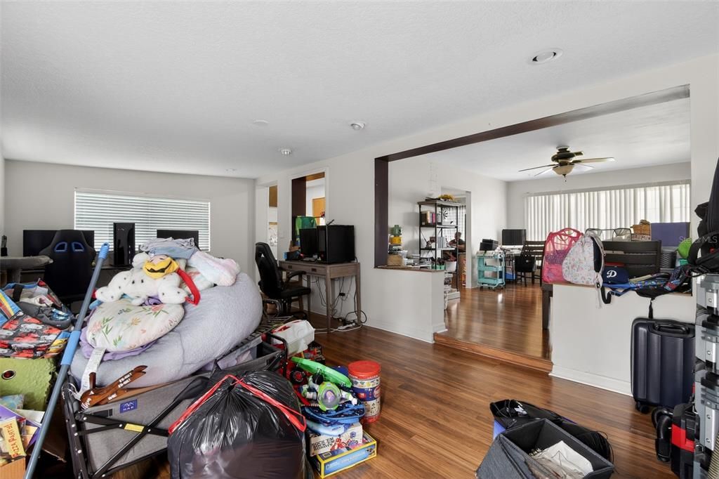 For Sale: $200,000 (3 beds, 2 baths, 1776 Square Feet)
