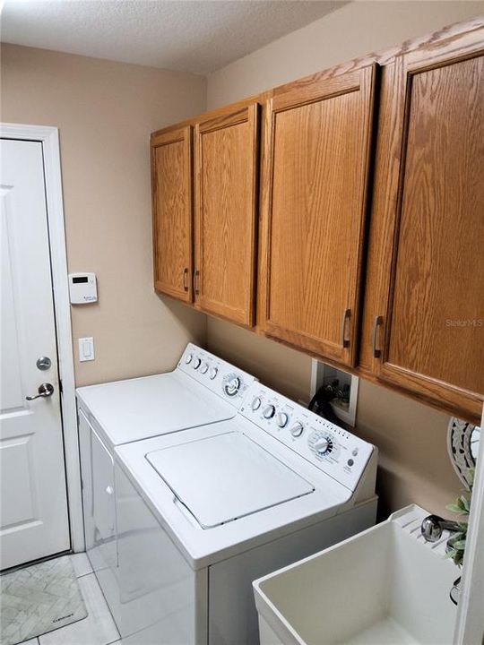 For Sale: $315,000 (3 beds, 2 baths, 1687 Square Feet)