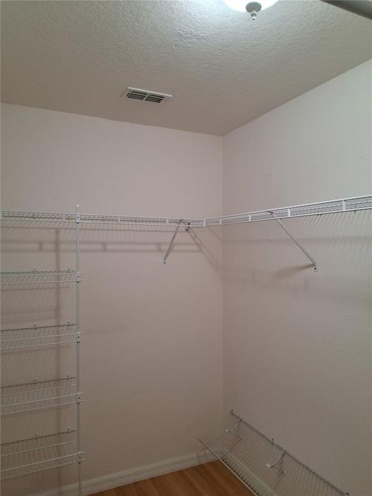 For Sale: $315,000 (3 beds, 2 baths, 1687 Square Feet)